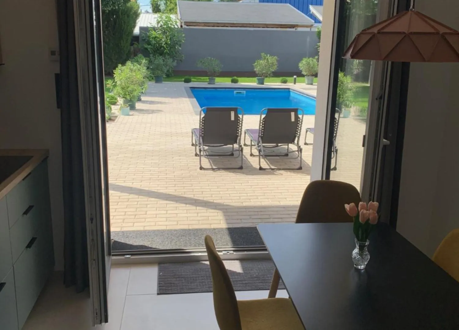 Pool And Apartment بودابست
